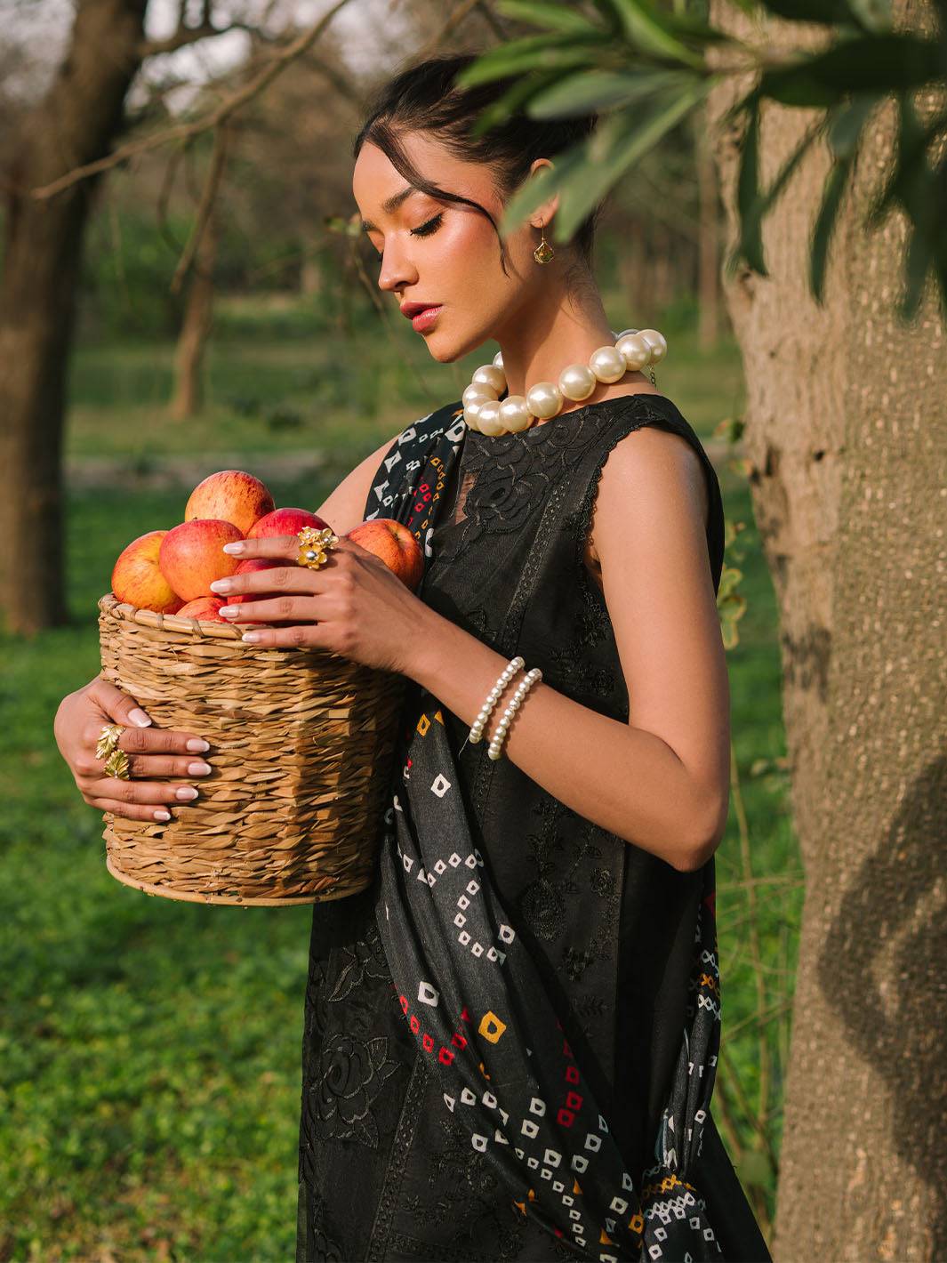 Mahnur | Dahlia Luxury Lawn 25 | Zoe by Maria Faisal - Registered Vendor of : Mahnur - type : Ladies Clothes - 100% original wedding dresses