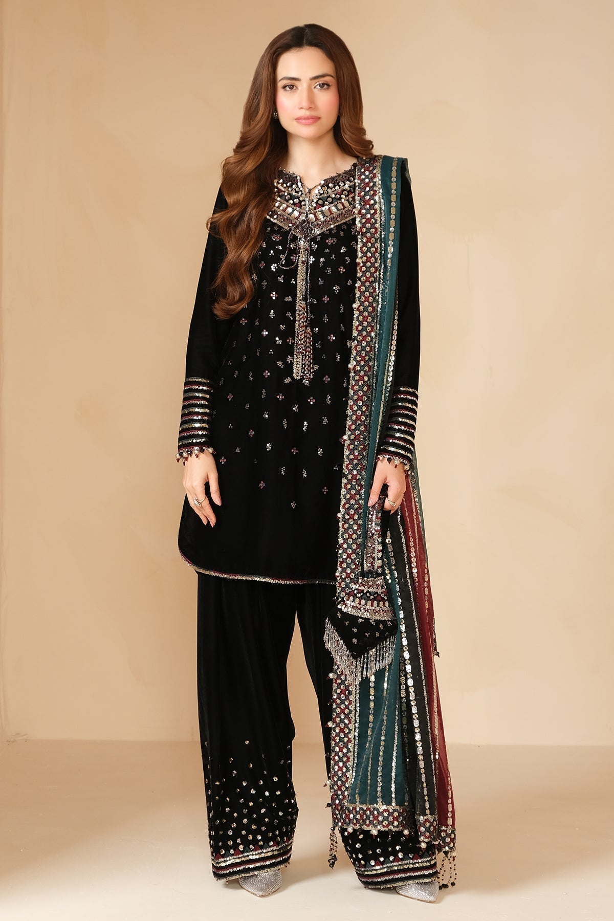 Jazmin | Velvet Edit 24 | Velvet Formal VF-2037 - Ladies Clothes - Maria Faisal