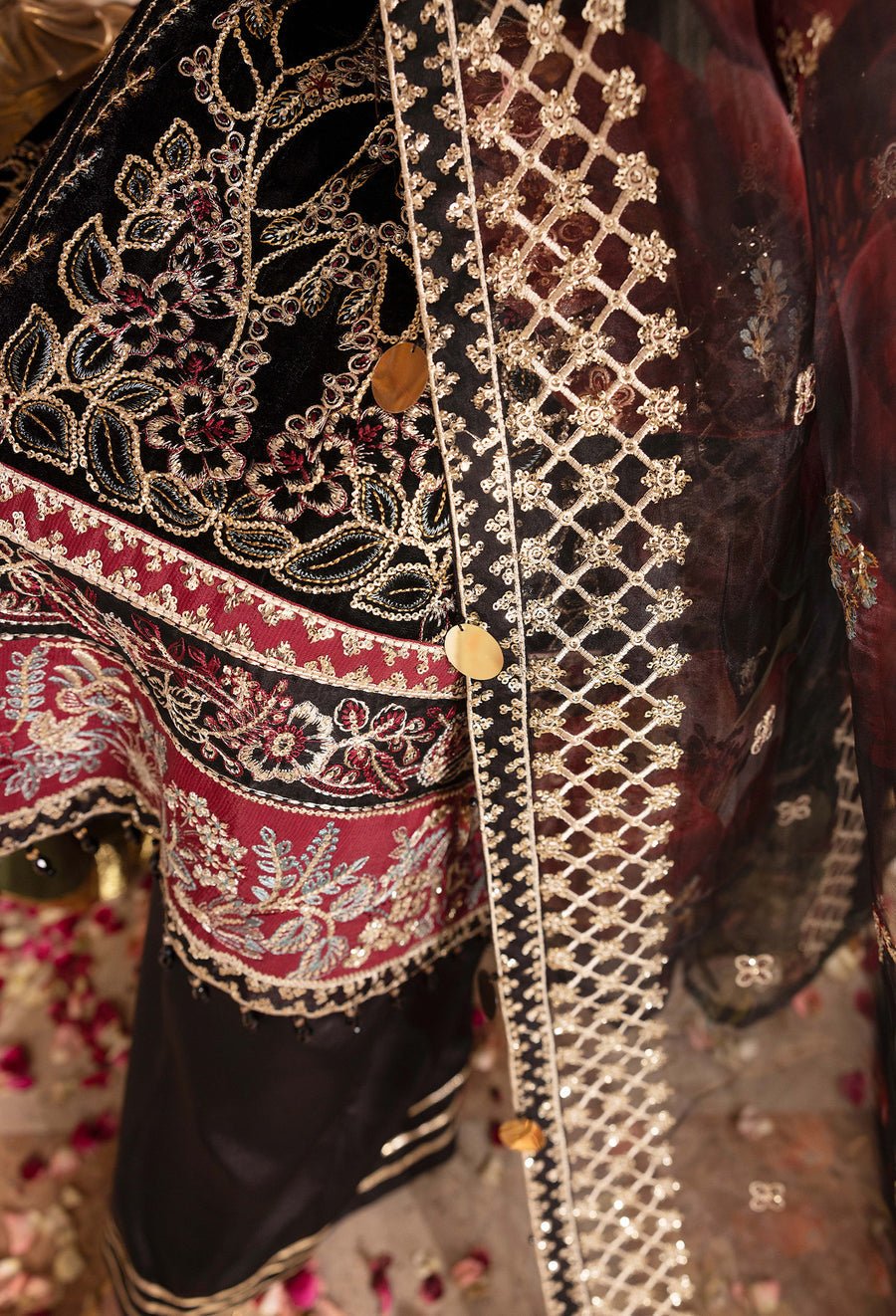 Adans Libas | Velvet 25 | 7521 V - is Black dress from Adans Libas - Ladies Clothes - Maria Faisal