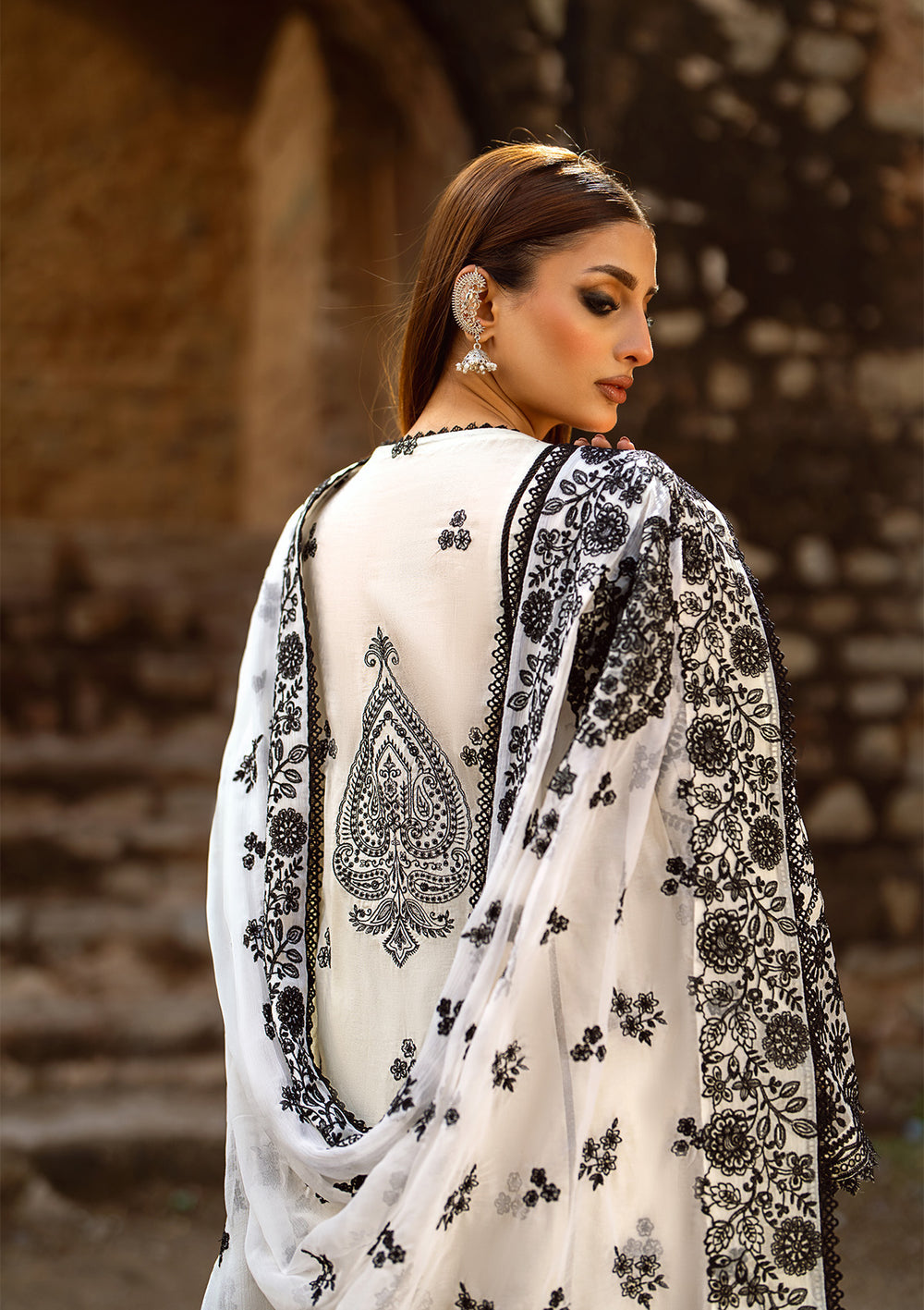 Aik Atelier | Pardes Lawn 24 | LOOK 01