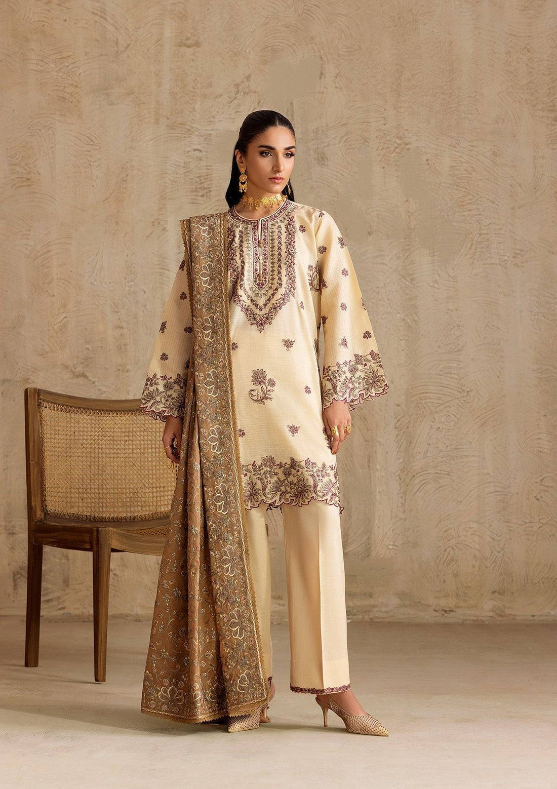 Aik Atelier | RTW 25 | LOOK 01 by Maria Faisal - Registered Vendor of : Aik Atelier - type : Ladies Clothes - 100% original wedding dresses