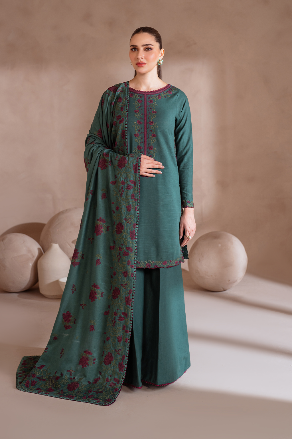 Iznik | Exclusive Winter | UE-370 - Ladies Clothes - Maria Faisal