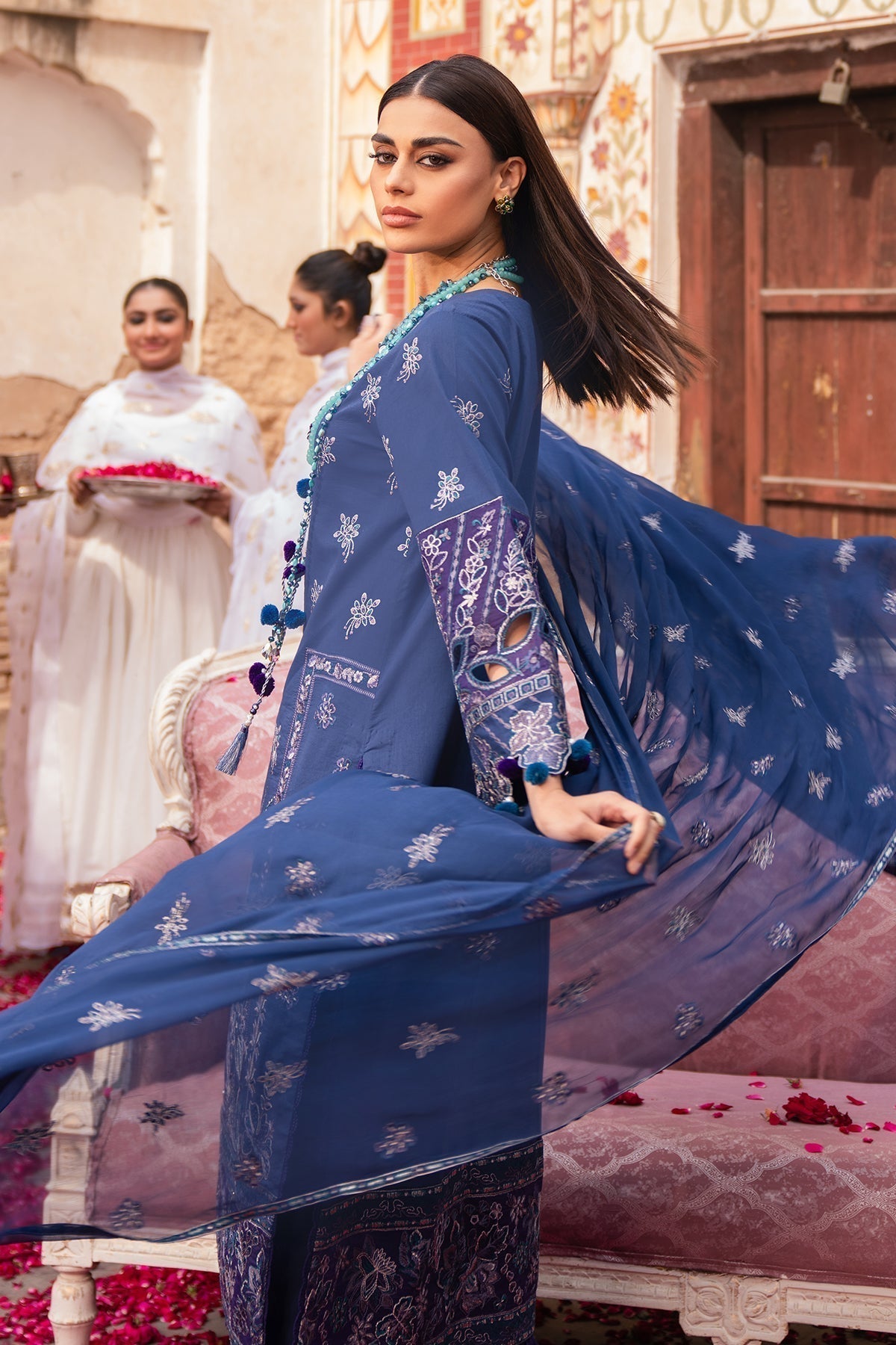 Alizeh | Rawayat Luxury Lawn 24 | Shehnaaz - Waniyas