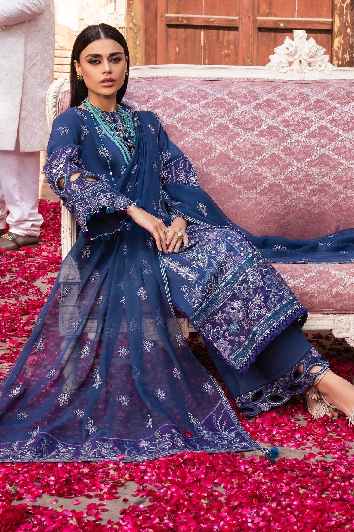 Alizeh | Rawayat Luxury Lawn 24 | Shehnaaz - Waniyas