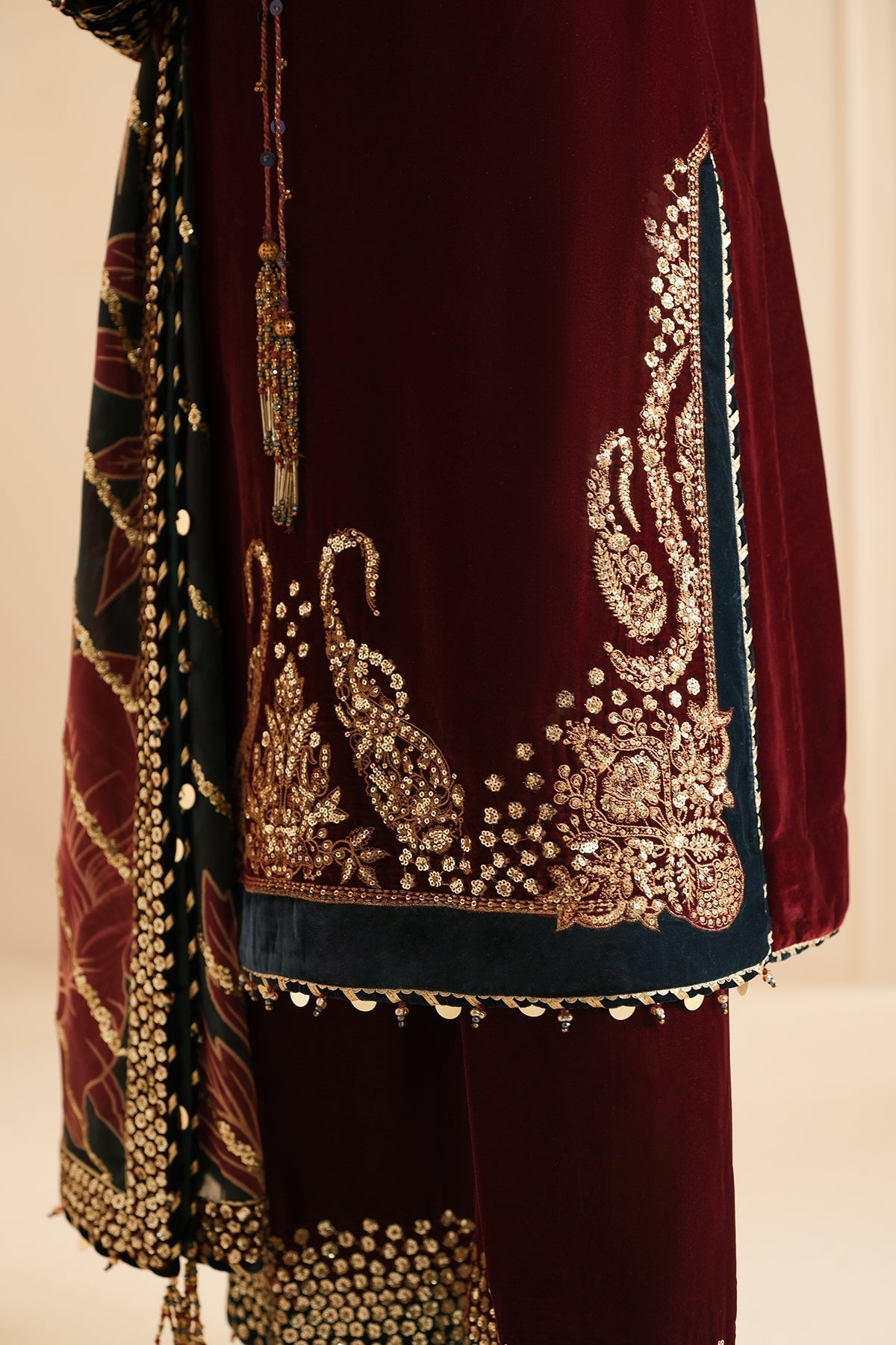 Jazmin | Velvet Edit 24 | Velvet Formal VF-2038 - Ladies Clothes - Maria Faisal