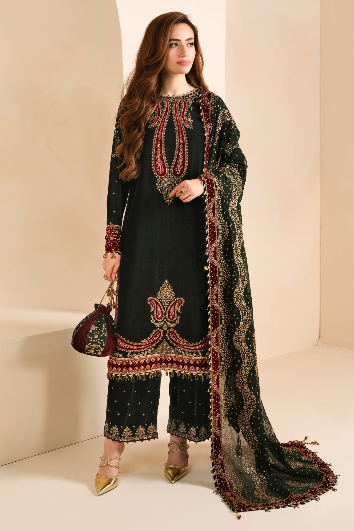 Jazmin | Velvet Edit 24 | Velvet Formal VF-2034 - Ladies Clothes - Maria Faisal