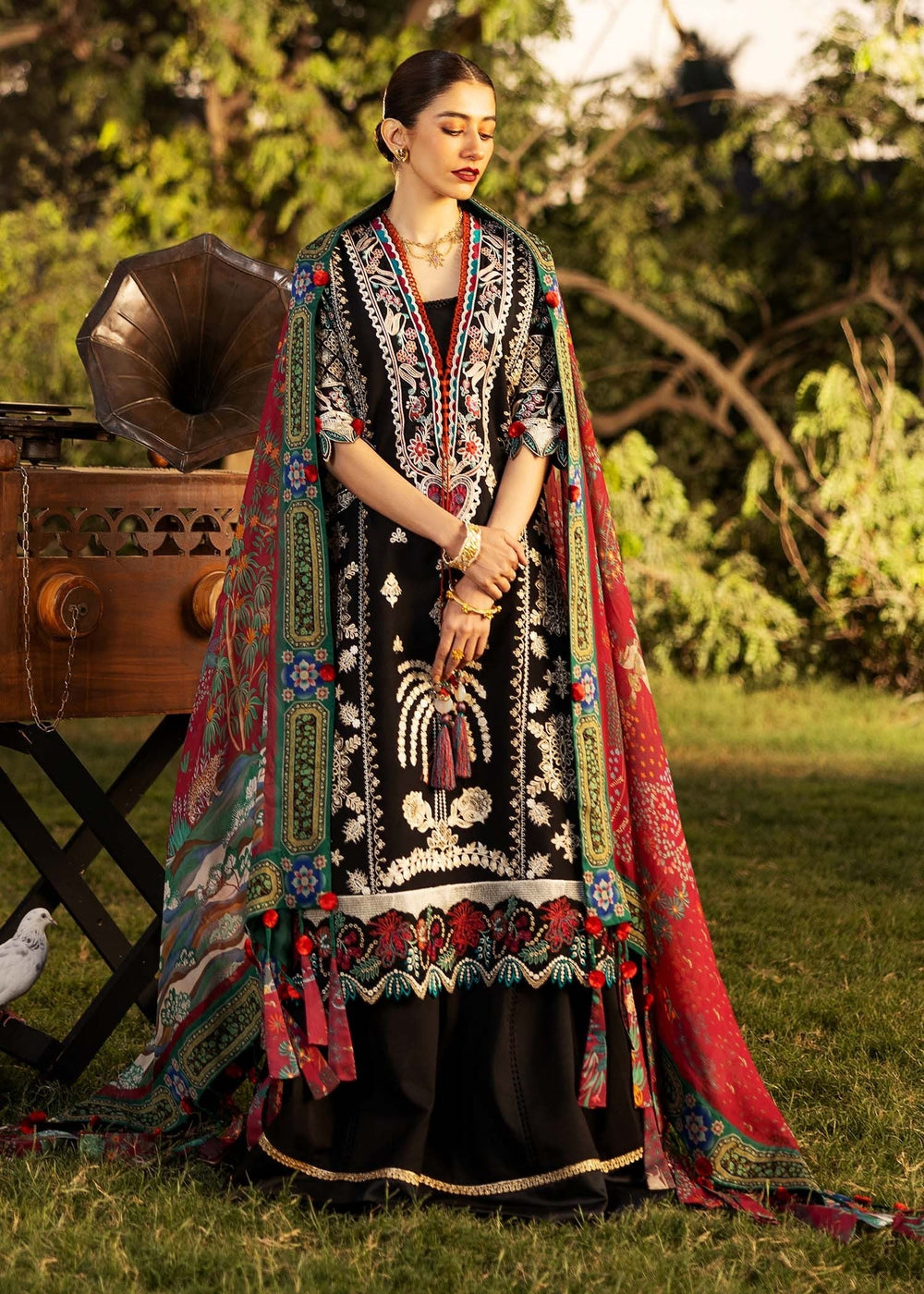 Sadaf Fawad Khan | Siraa Lawn 25 | PALM ISLAND - A by Maria Faisal - Registered Vendor of : Sadaf Fawad Khan - type : Ladies Clothes - 100% original wedding dresses