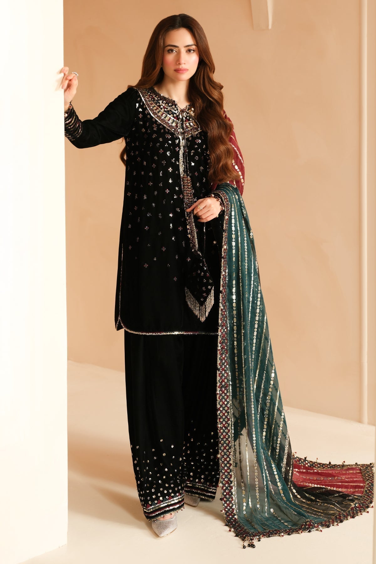 Jazmin | Velvet Edit 24 | Velvet Formal VF-2037 - Ladies Clothes - Maria Faisal