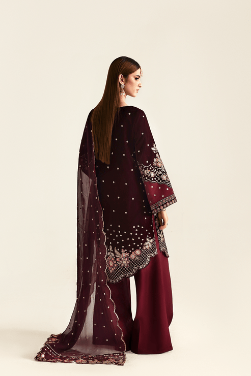 Emaan Adeel | Zarposh Velvet 25 | KANWAL - Formal Wear - available at Maria Faisal in UK and USA