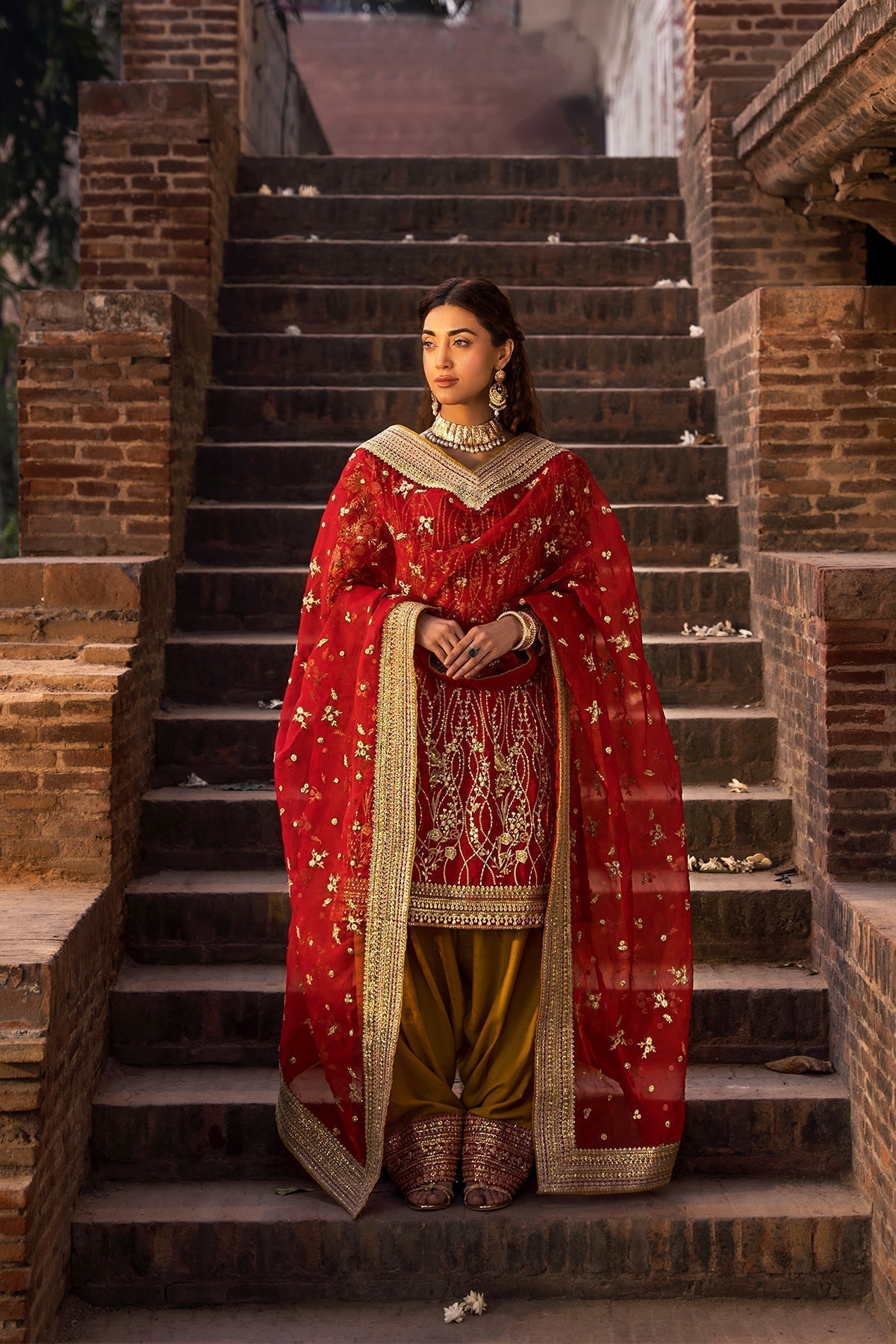 Erum Khan | Shezadian Luxe Formals | CHAND BAI - Waniyas