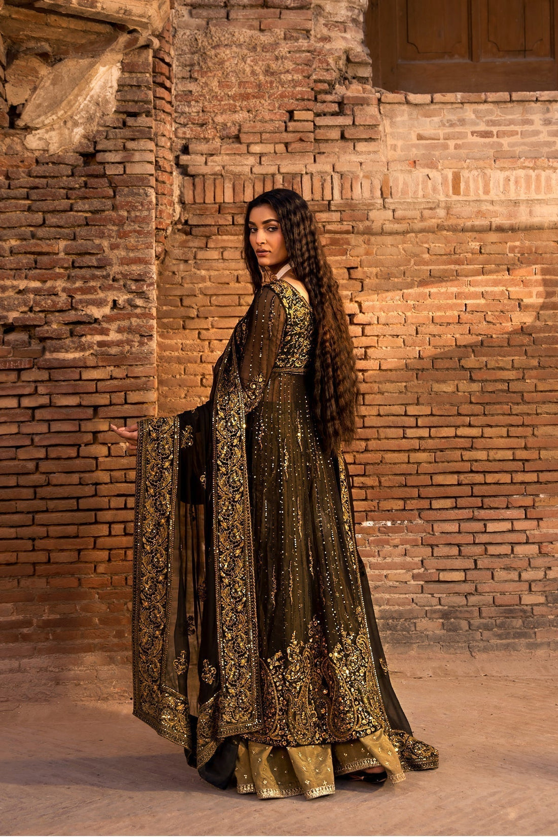 Erum Khan | Shezadian Luxe Formals | ZEENAT - Waniyas