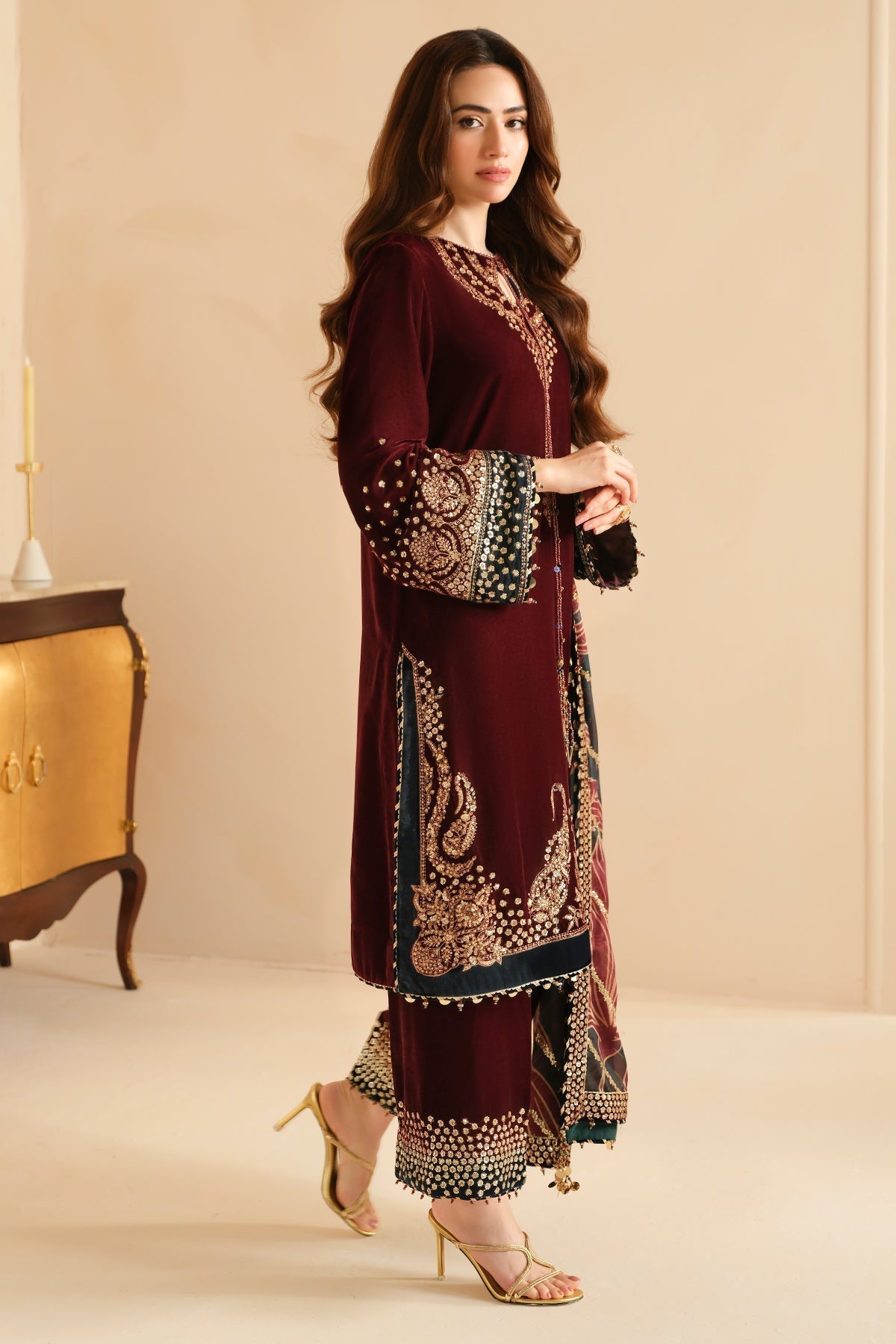 Jazmin | Velvet Edit 24 | Velvet Formal VF-2038 - Ladies Clothes - Maria Faisal