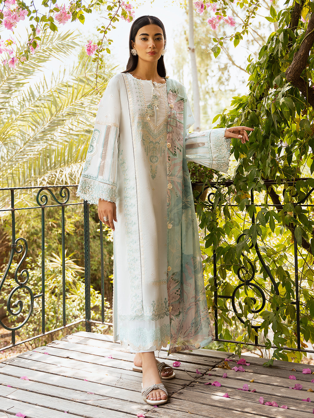 Izel | Dastak Luxury Lawn | FALAK - Ladies Clothes 