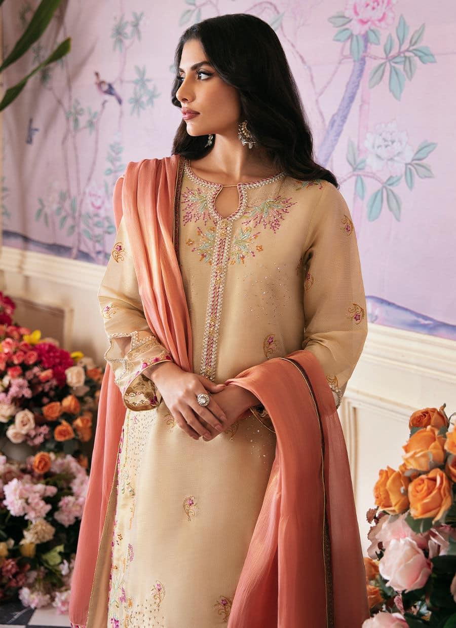 Farah Talib Aziz | Mayna Festive Luxe | NAROOD GOLD