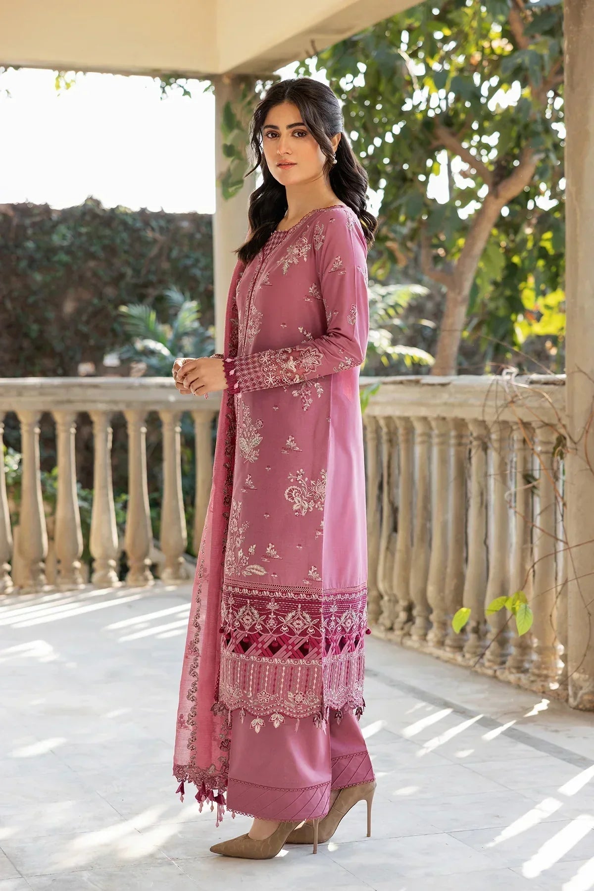Farasha | Bahaar Embroidered Lawn | Rose Garland - Ladies Clothes - Maria Faisal