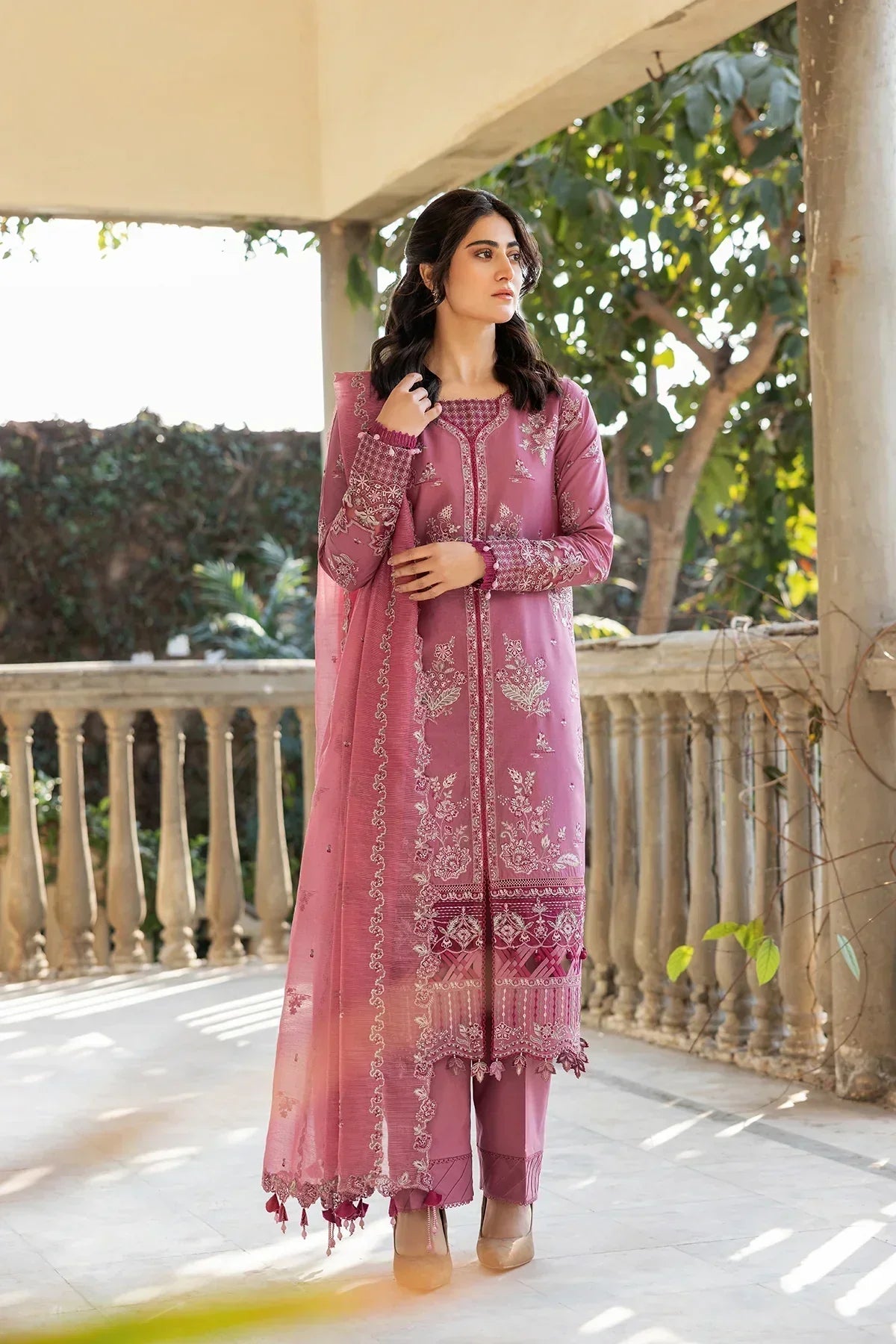 Farasha | Bahaar Embroidered Lawn | Rose Garland - Ladies Clothes - Maria Faisal