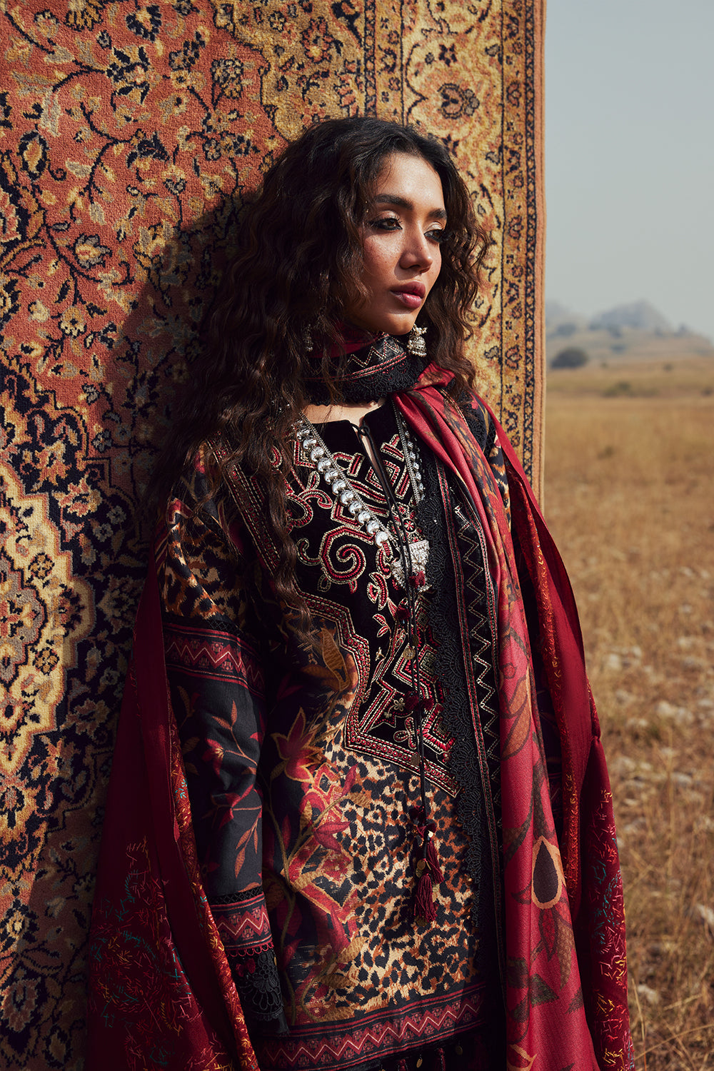 NAZ-SRW25-09 – authentic Pakistani dress from the Winter Khaddar 25 collection for women in the UK