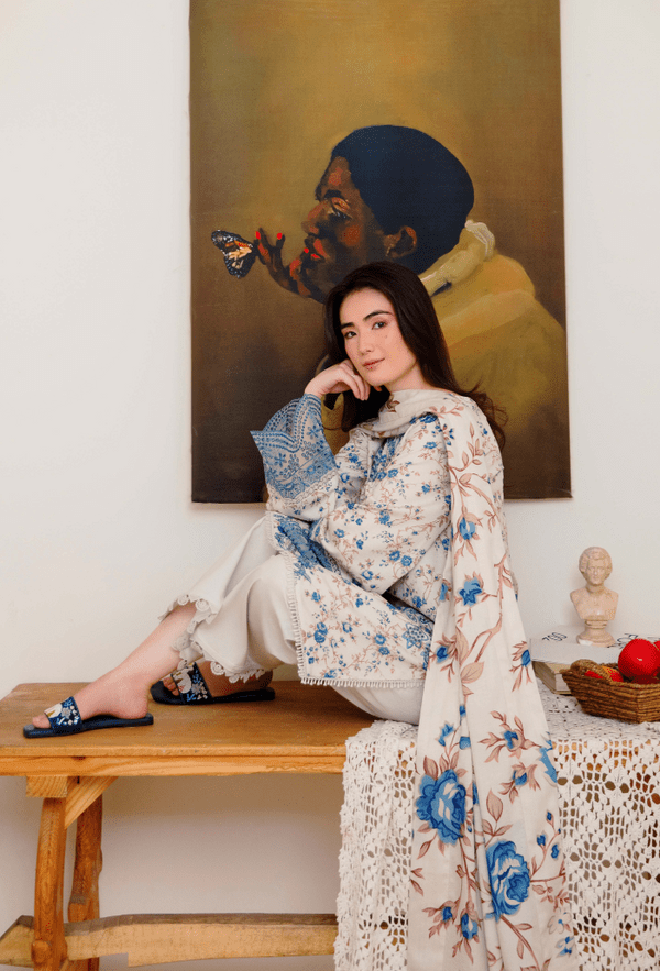 Humdum | Layla 25 | D07 - is Pearl Bush dress from Humdum - Ladies Clothes - Maria Faisal