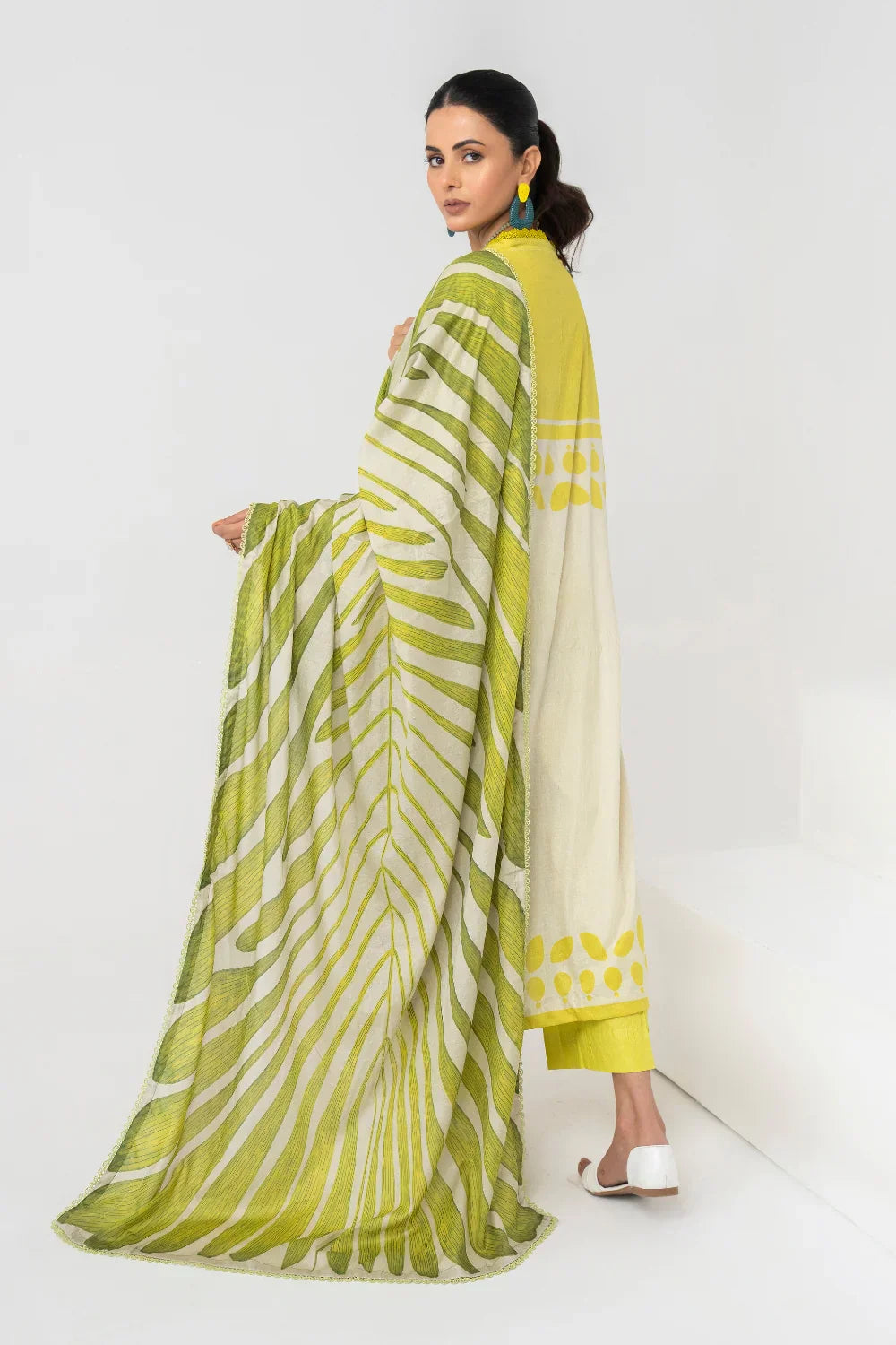 Ittehad | Printed Lawn 24 | IP3P06-3PS-LMN - Ladies Clothes 