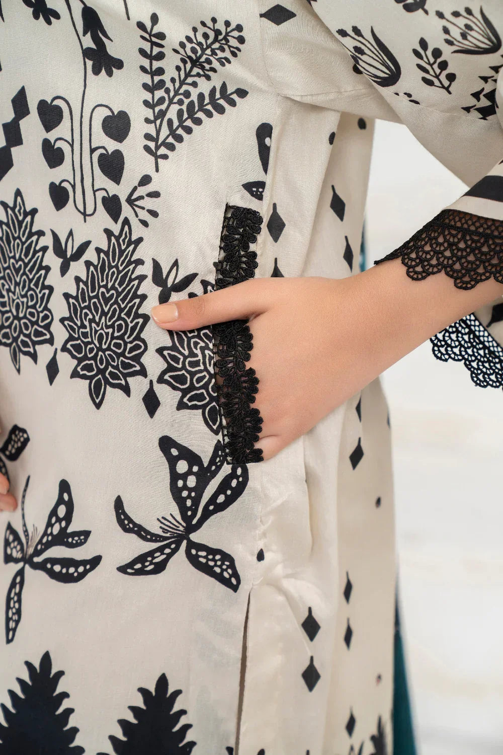 Ittehad | Printed Lawn 24 | IP3P02-3PS-BGE - Ladies Clothes 