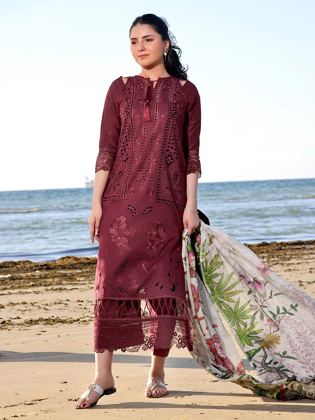 Izel | Saahil Signature Lawn 24 | LALEEN - Waniyas