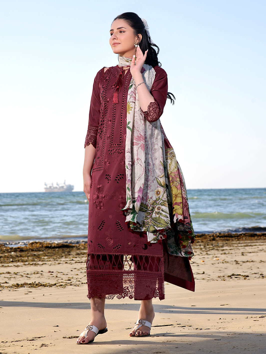 Izel | Saahil Signature Lawn 24 | LALEEN - Maria Faisal