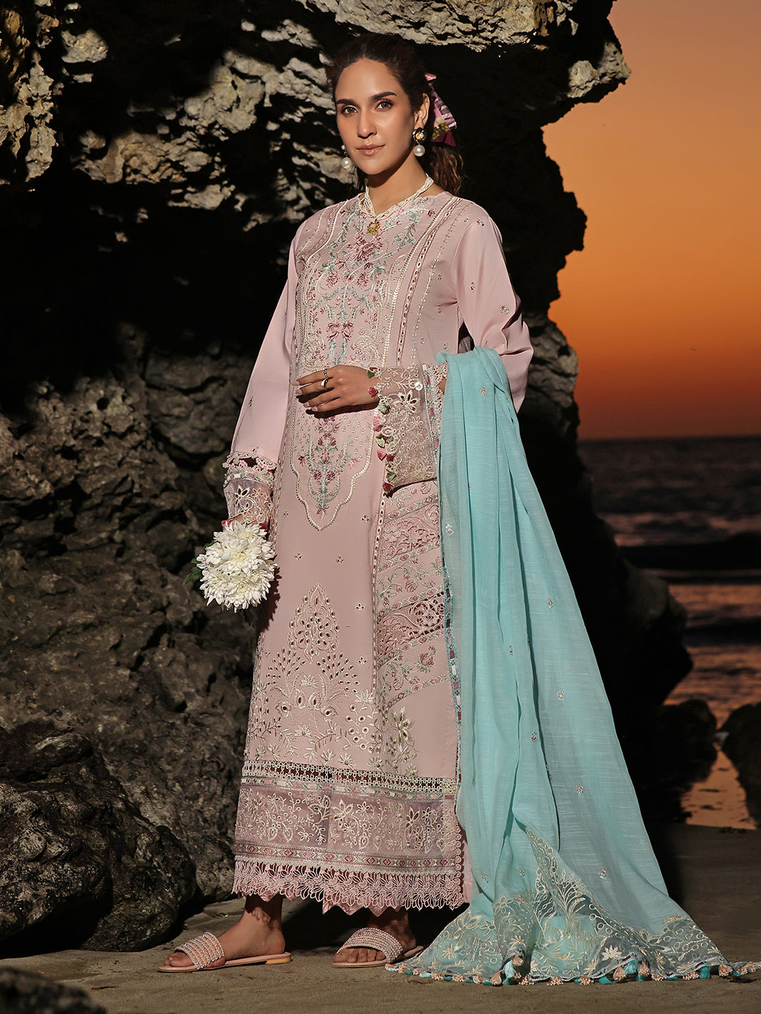 Izel | Saahil Signature Lawn 24 | SOFFIO - Waniyas