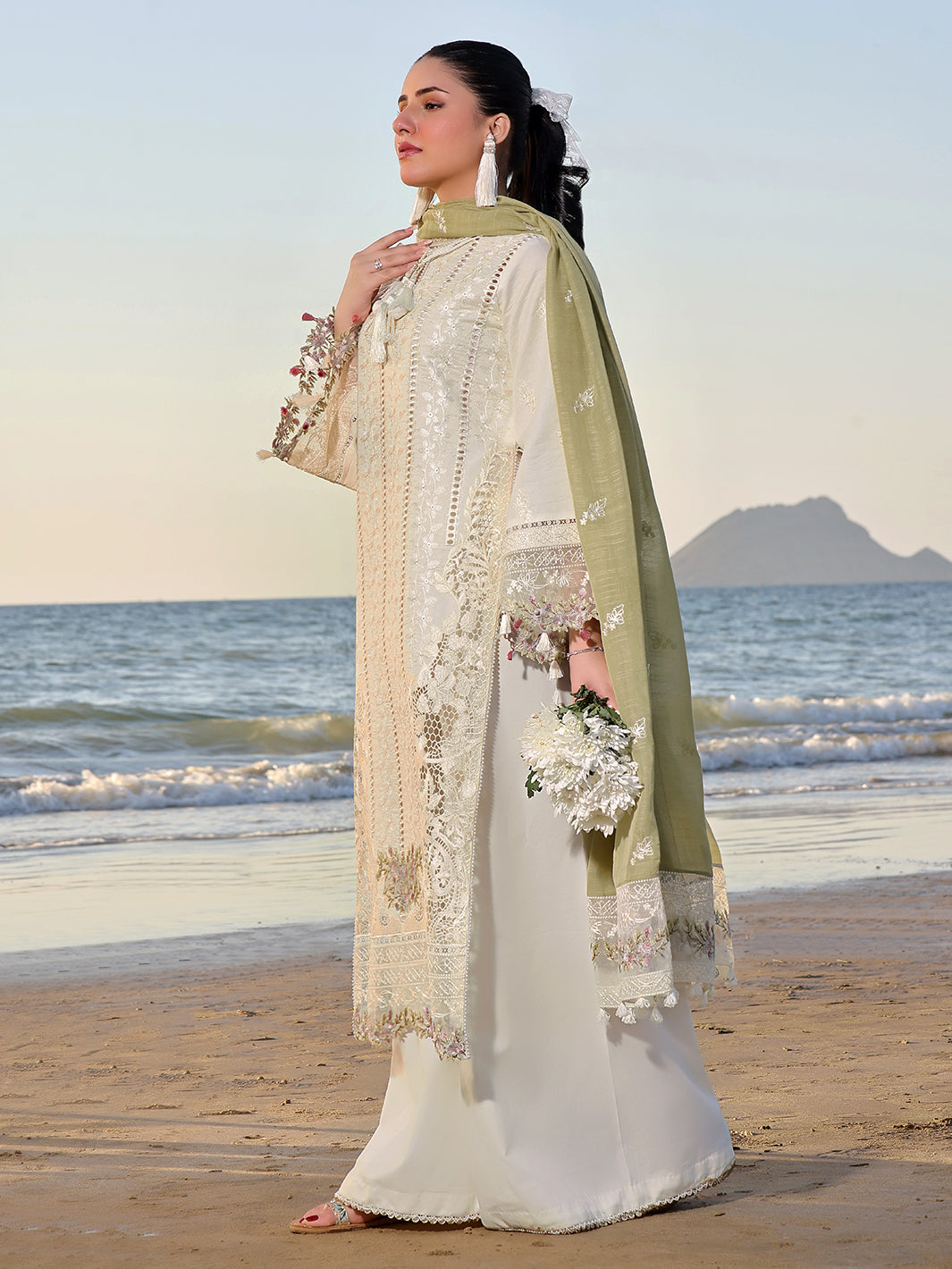 Izel | Saahil Signature Lawn 24 | FLOSSIE - Waniyas