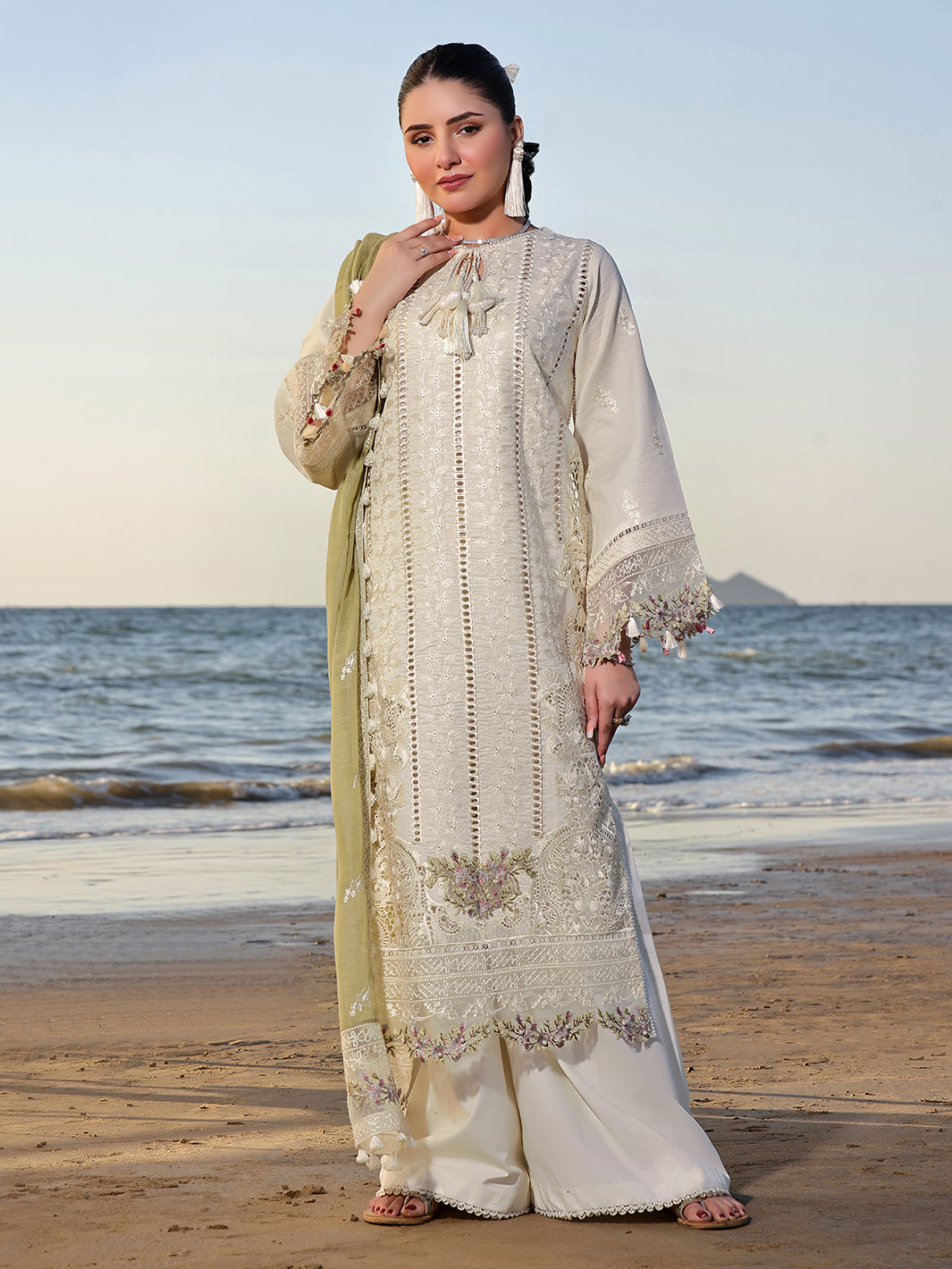 Izel | Saahil Signature Lawn 24 | FLOSSIE - Waniyas