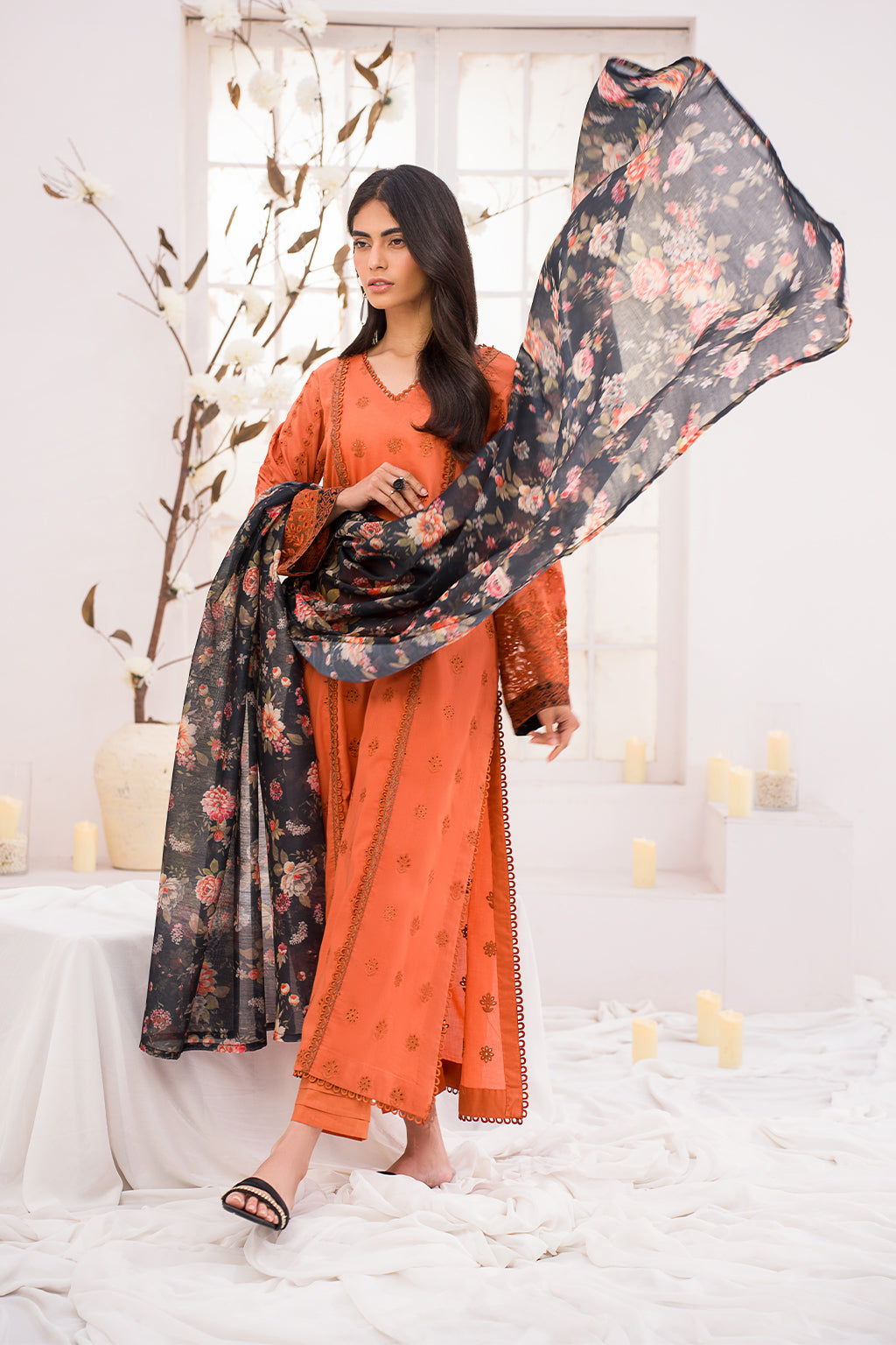 Iznik | Lawnkari 24 | UE-162 LEAFLET - Ladies Clothes - Maria Faisal