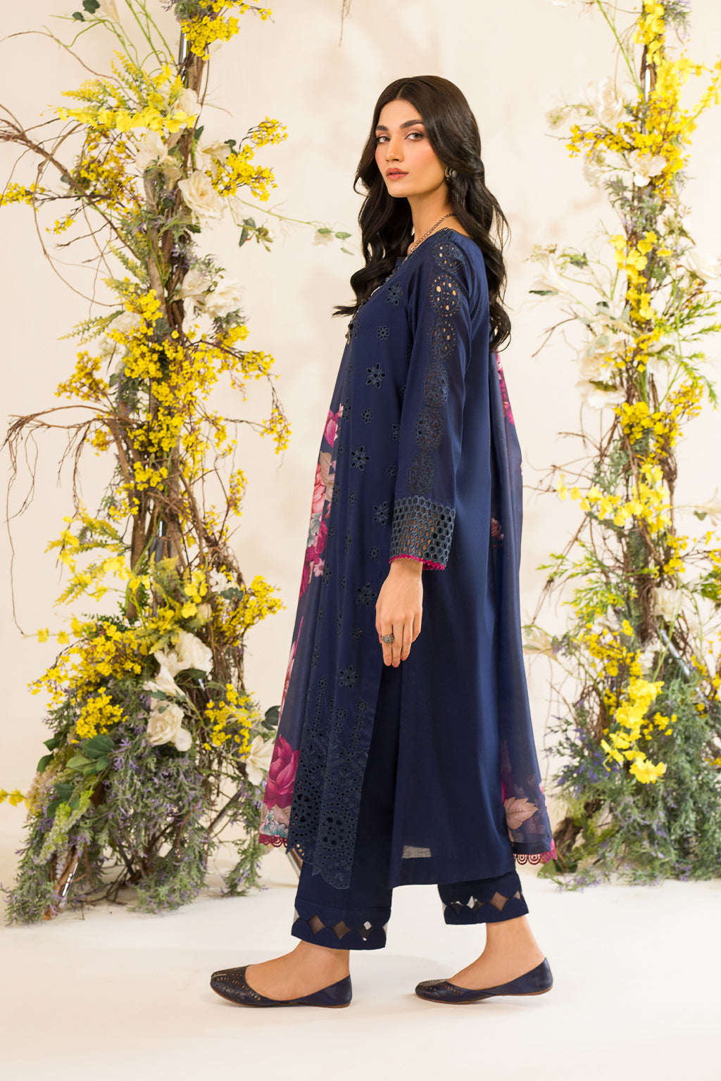 Iznik | Lawnkari 24 | UE-163 BLOOMEASE - Ladies Clothes - Maria Faisal
