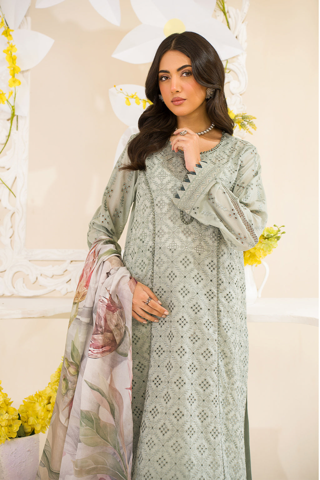 Iznik | Lawnkari 24 | UE-189 SLEEKCHIC - Ladies Clothes - Maria Faisal
