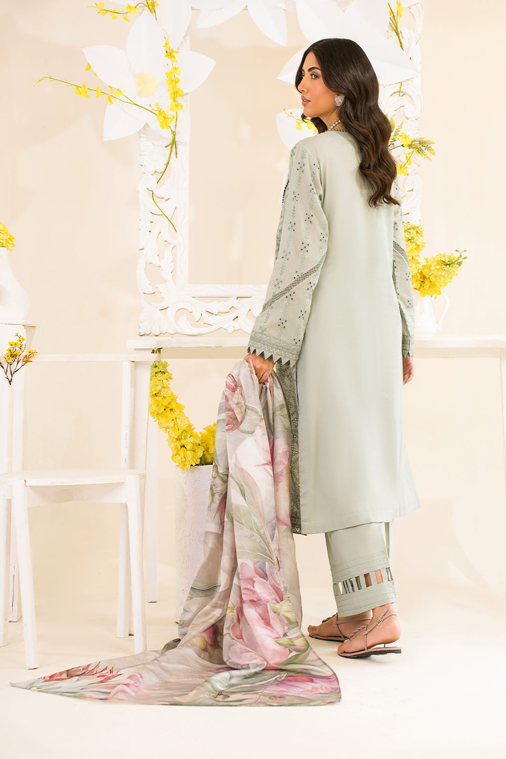 Iznik | Lawnkari 24 | UE-189 SLEEKCHIC - Ladies Clothes - Maria Faisal