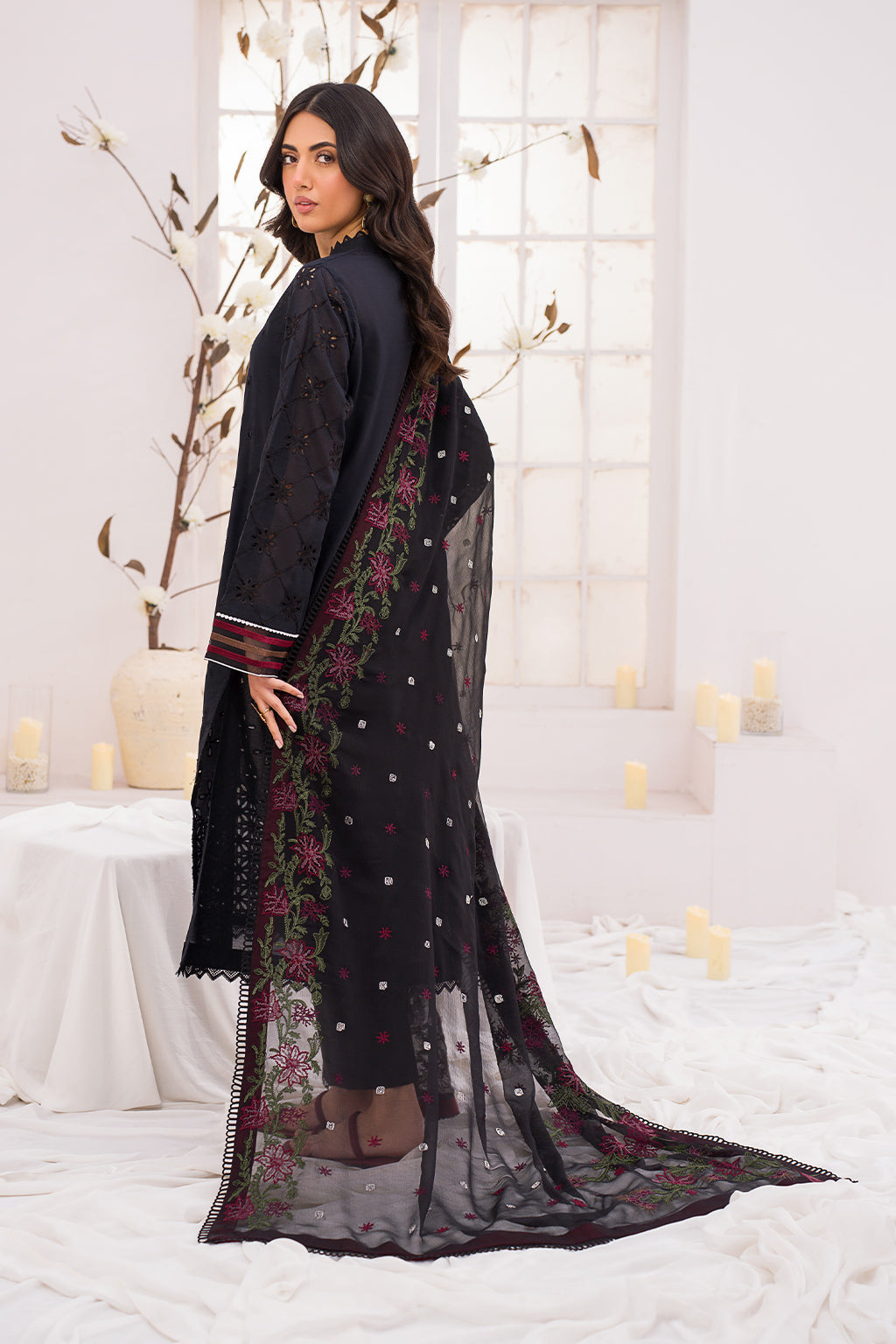 Iznik | Lawnkari 24 | UE-200 GARRULOUS - Ladies Clothes - Maria Faisal