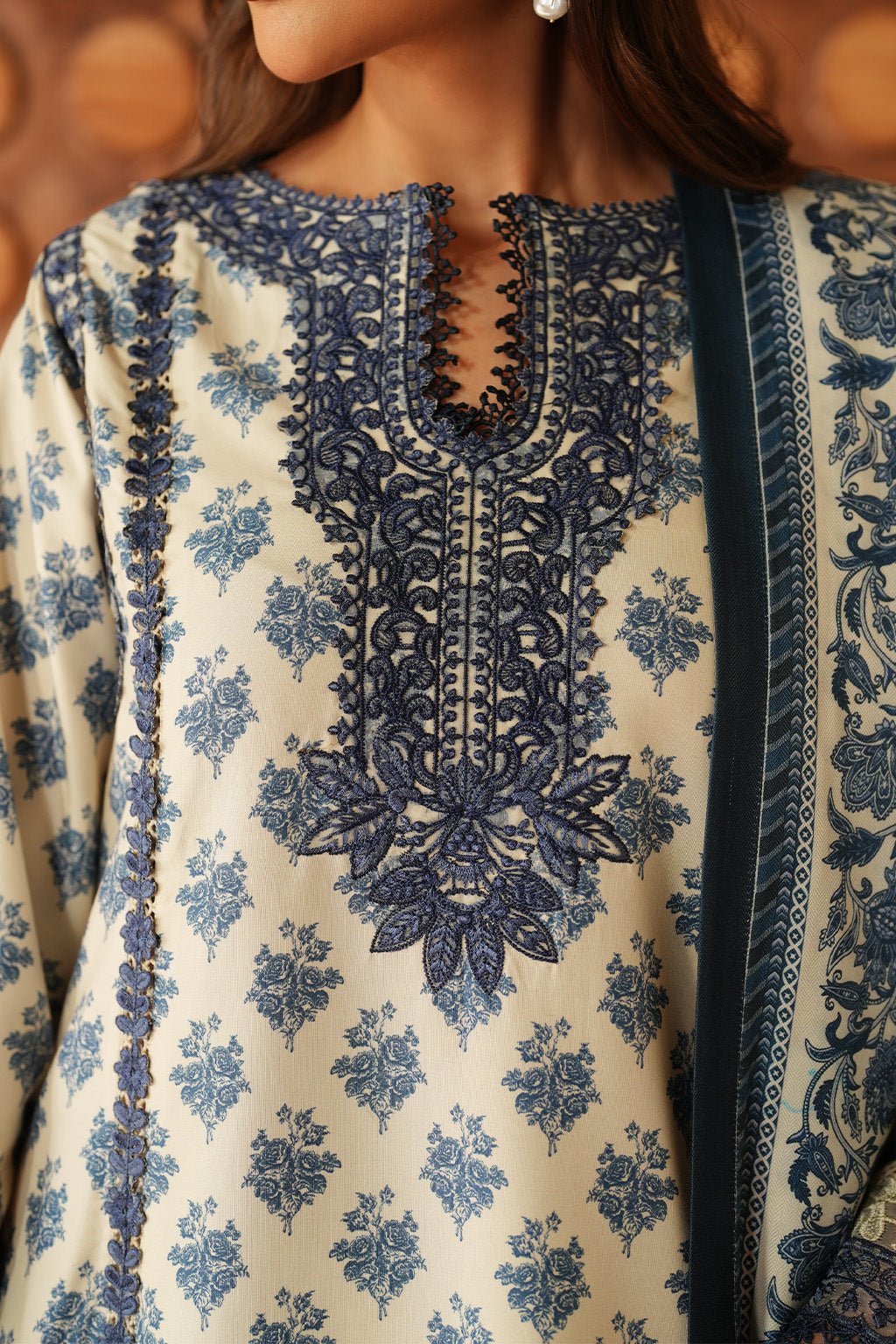 Iznik | Winter 25 | IPF - 07 - is Ivory dress from Iznik - Ladies Clothes - Maria Faisal