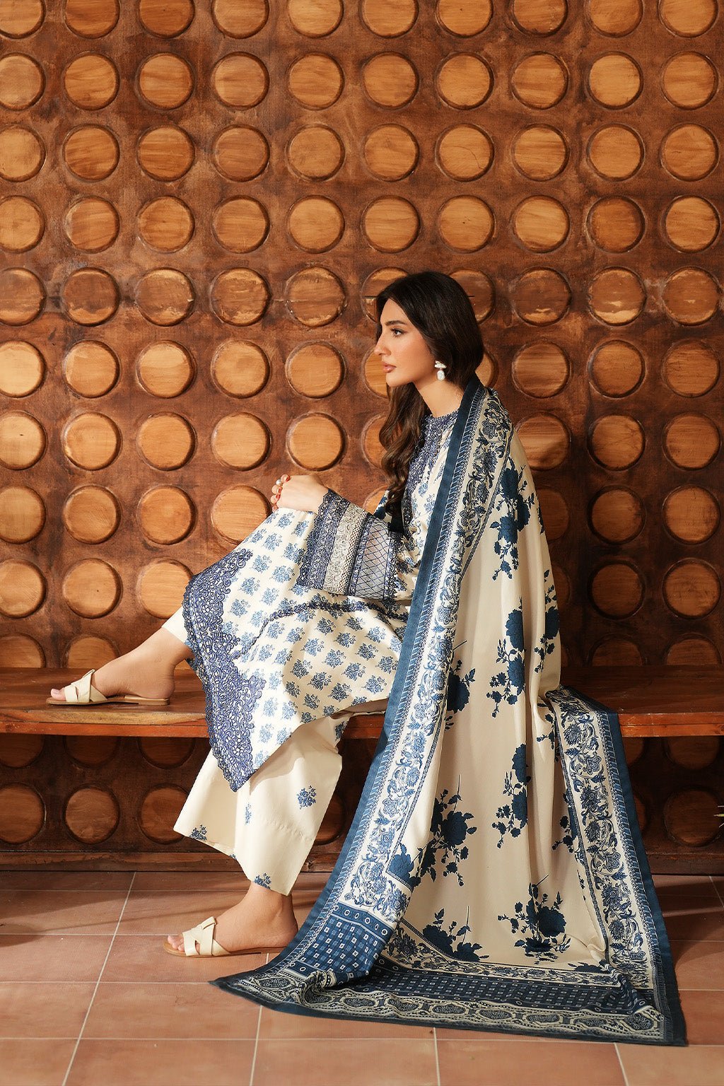 Iznik | Winter 25 | IPF - 07 - is Ivory dress from Iznik - Ladies Clothes - Maria Faisal