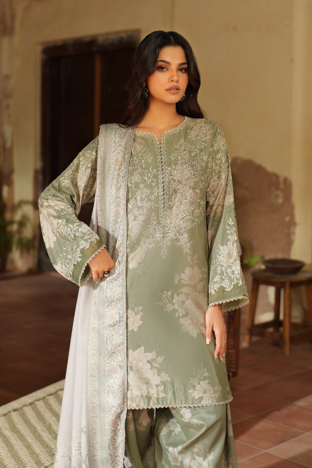 Iznik | Winter 25 | IPF - 08 - is Apple Green dress from Iznik - Ladies Clothes - Maria Faisal