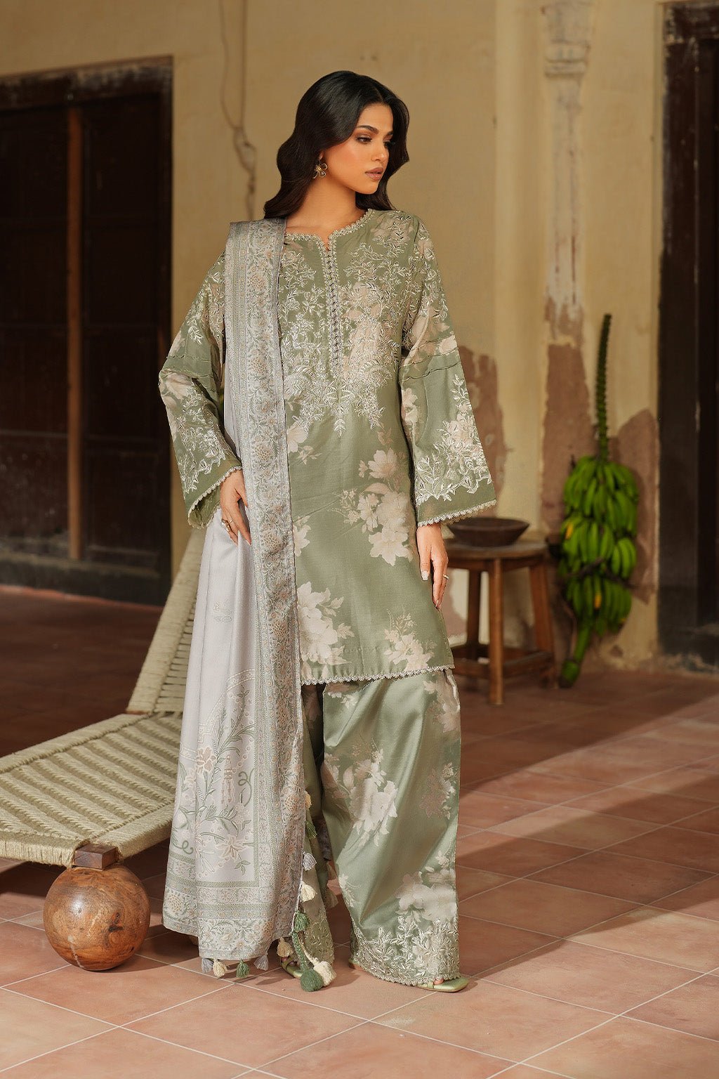 Iznik | Winter 25 | IPF - 08 - is Apple Green dress from Iznik - Ladies Clothes - Maria Faisal
