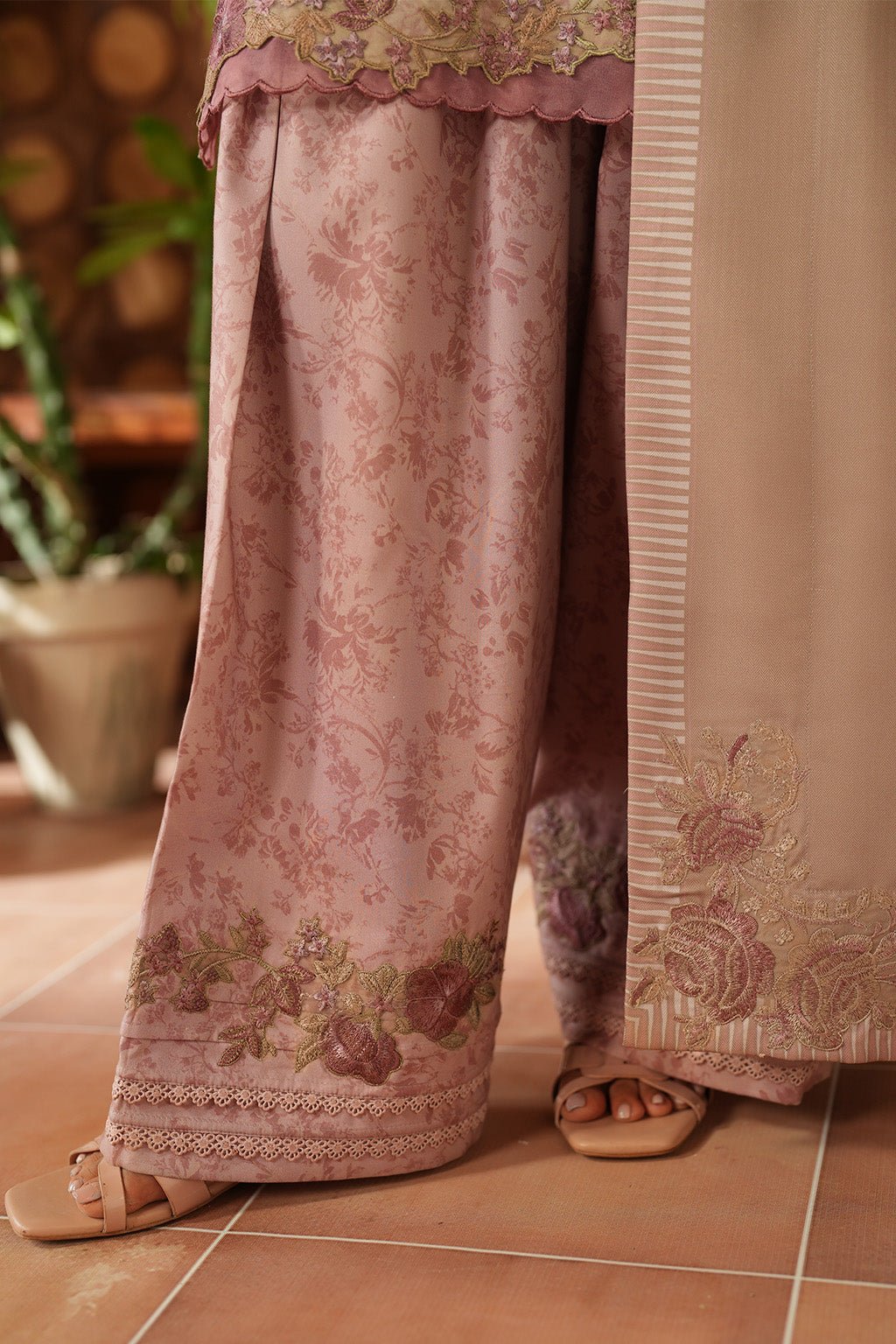 Iznik | Winter 25 | IPF - 09 - is Oyster Pink dress from Iznik - Ladies Clothes - Maria Faisal