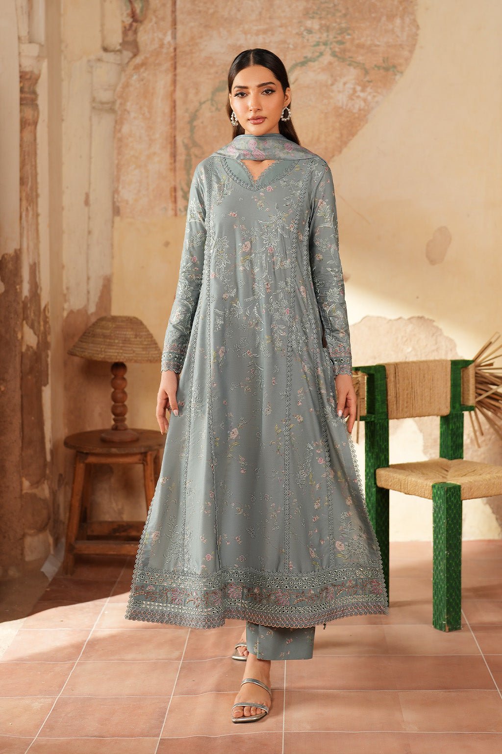 Iznik | Winter 25 | IPF - 10 - is Gray dress from Iznik - Ladies Clothes - Maria Faisal