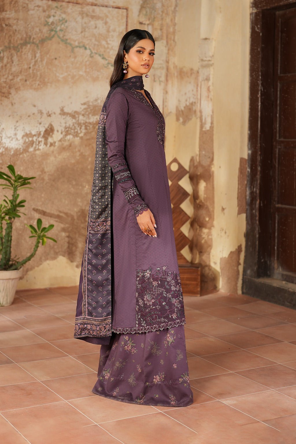 Iznik | Winter 25 | IPF - 11 - is Dark Purple dress from Iznik - Ladies Clothes - Maria Faisal