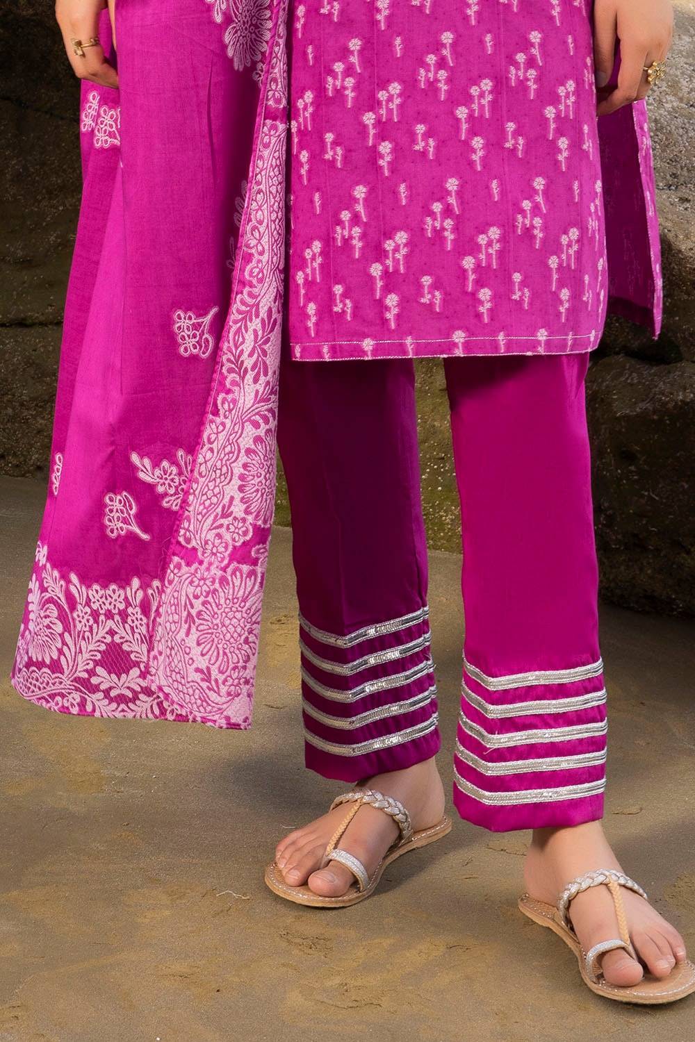 Gul Ahmed | Taara 25 |JD-42010 by Maria Faisal - Registered Vendor of : Gul Ahmed - type : Ladies Clothes - 100% original wedding dresses