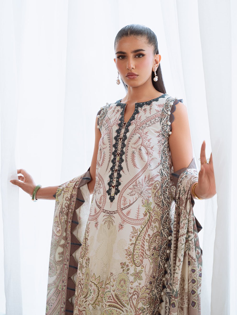 Jade | Cambric 25 | URBANE CAMBRIC PRINTS 2025 G - is Ivory dress from Jade - Ladies Clothes - Maria Faisal