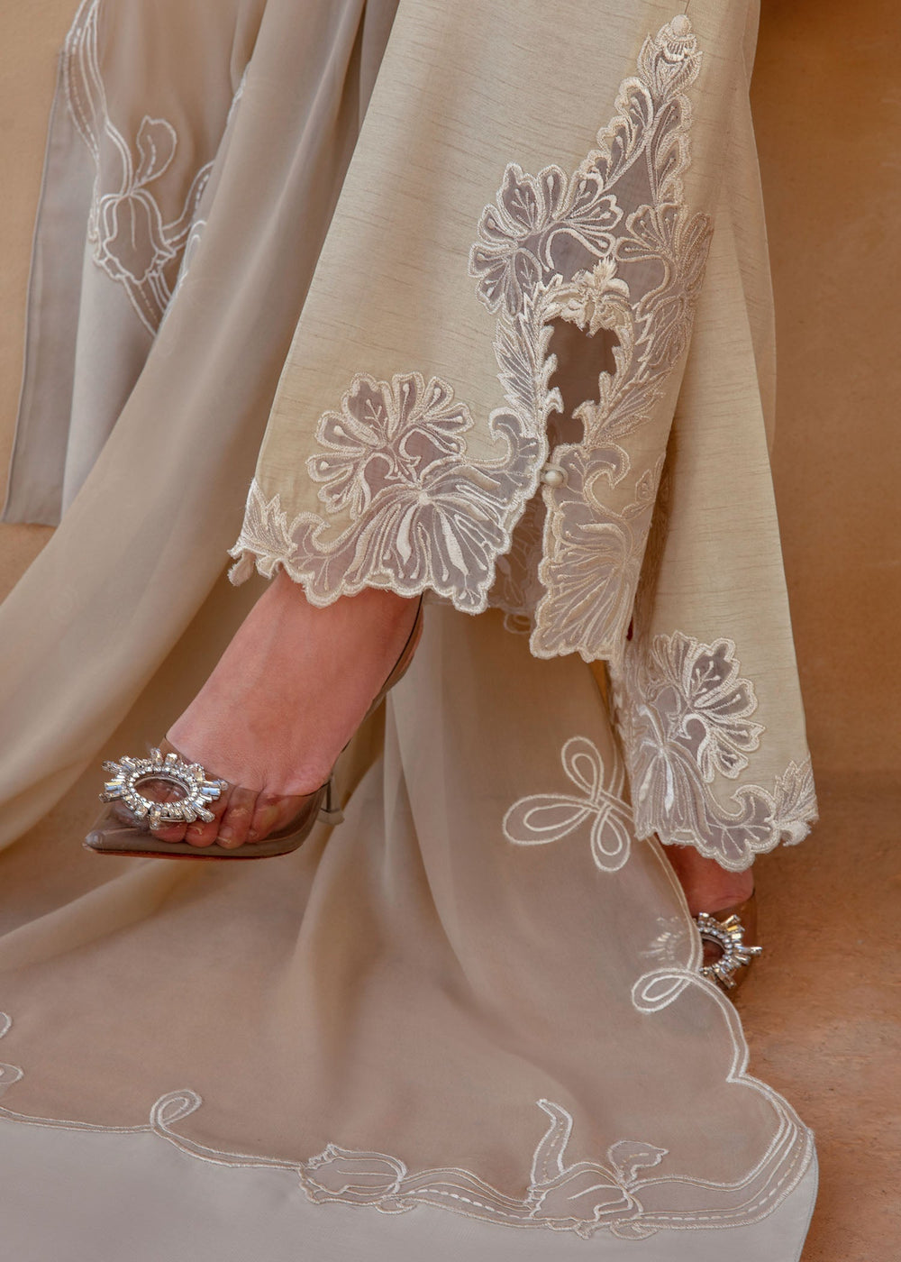 Saira Shakira | Rosea Casual Pret 25 | Latte Glow