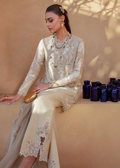 Saira Shakira | Rosea Casual Pret 25 | Latte Glow