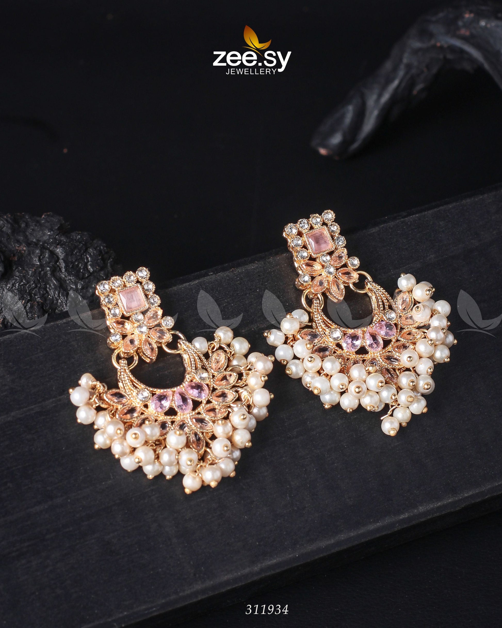 Lily Earrings - Earrings 