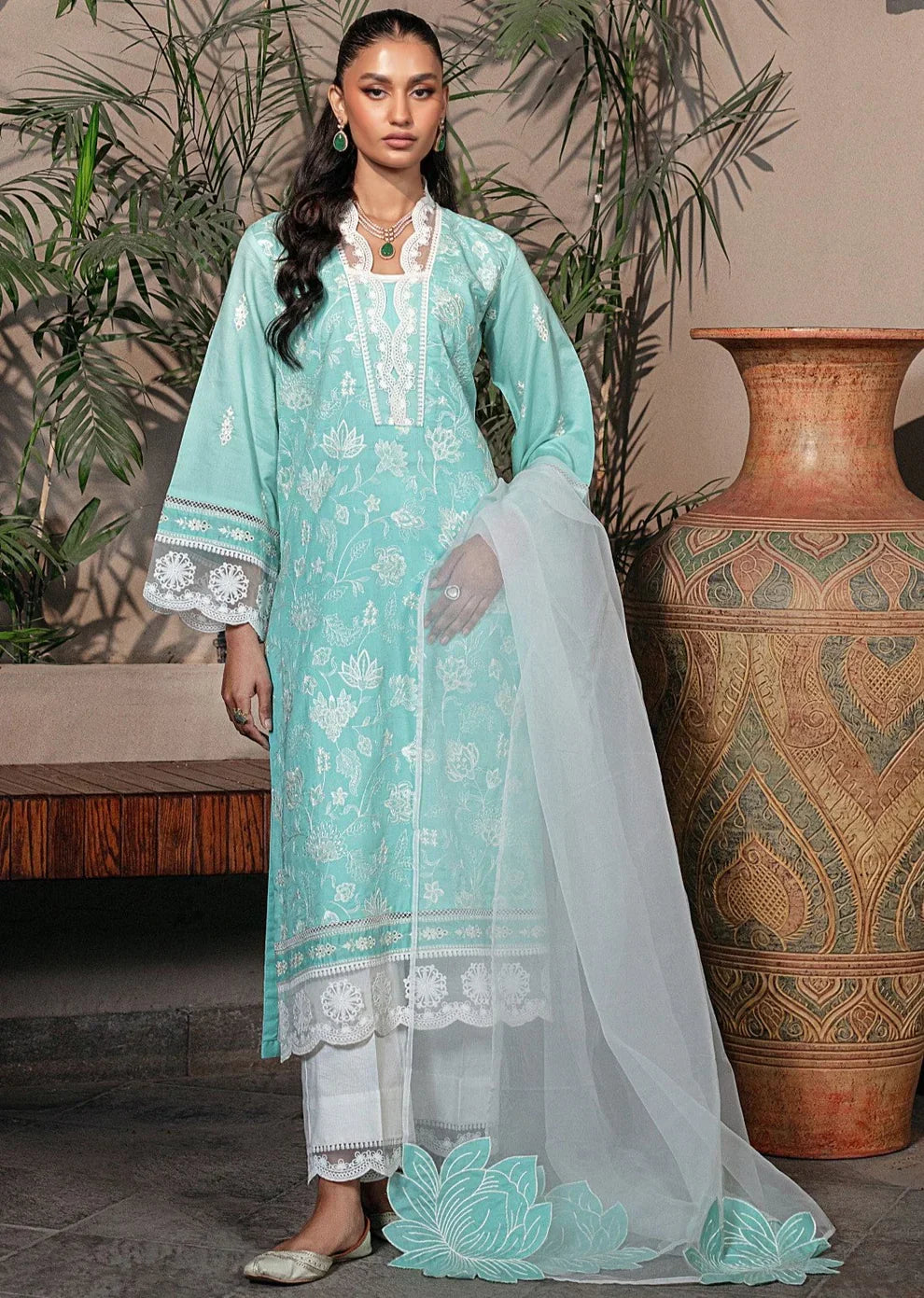 Mohagni | Muntazir Luxury Lawn 24 | MGZ-09 - Ladies Clothes 