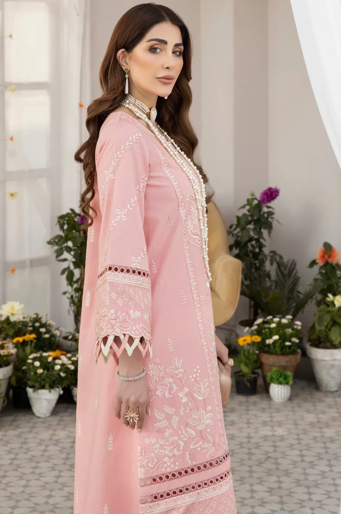 Mohagni | Muntazir Luxury Lawn 24 | AM-07 - Ladies Clothes 