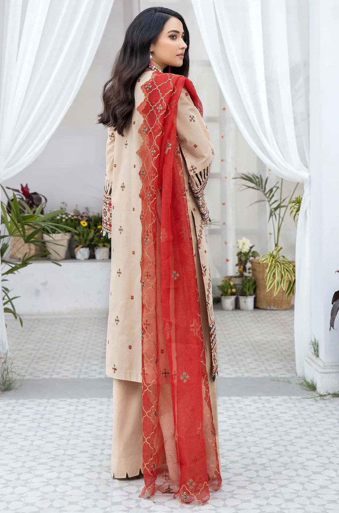 Mohagni | Muntazir Luxury Lawn 24 | AM-15 - Ladies Clothes 