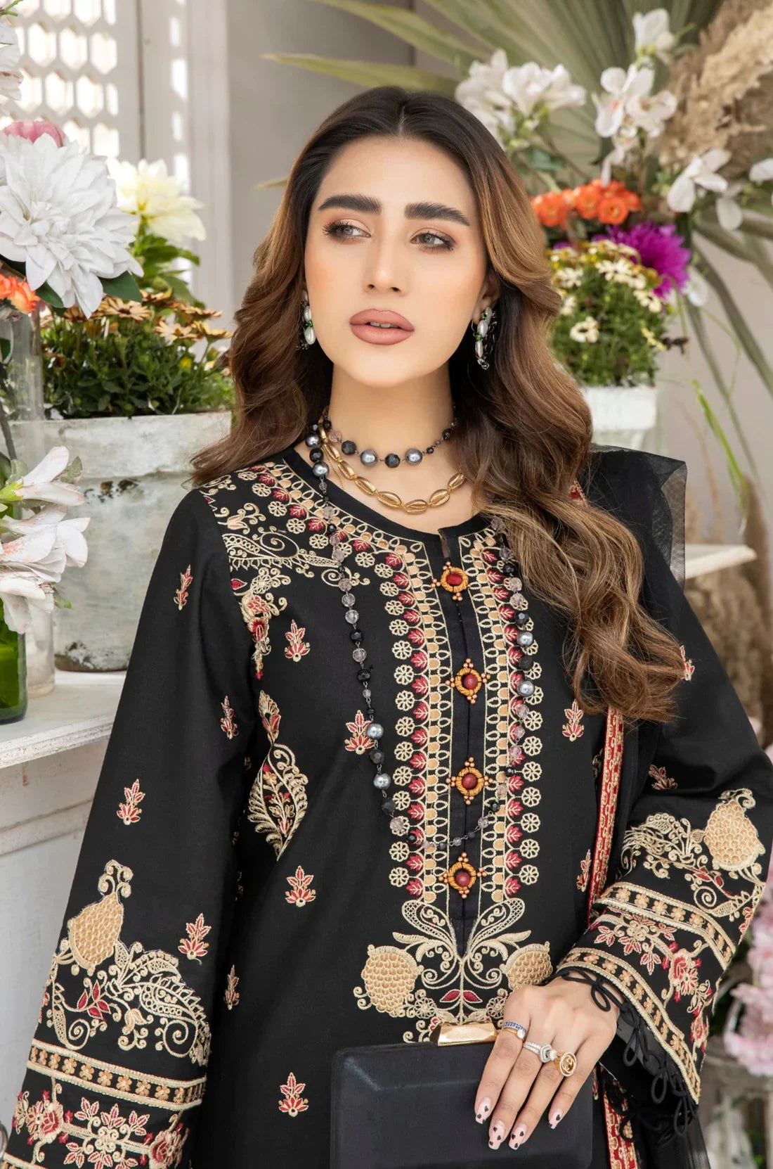 Mohagni | Muntazir Luxury Lawn 24 | AM-05 - Ladies Clothes 